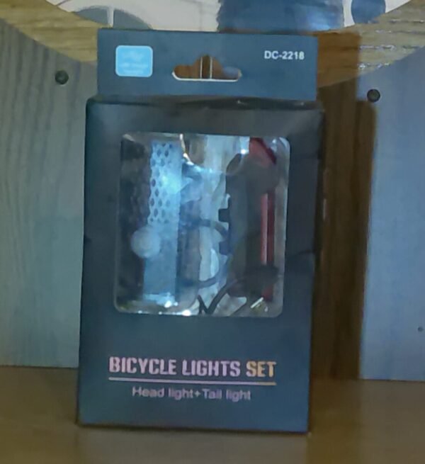 Bicycle Headlight & Tail light Combo Pack! Good Quality Light Set!